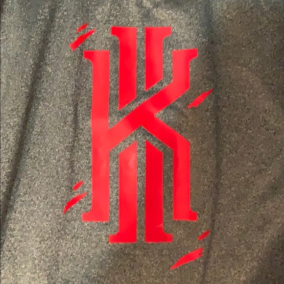 Nike Dri-Fit Kyrie hoodie, size men’s large - Picture 2 of 3
